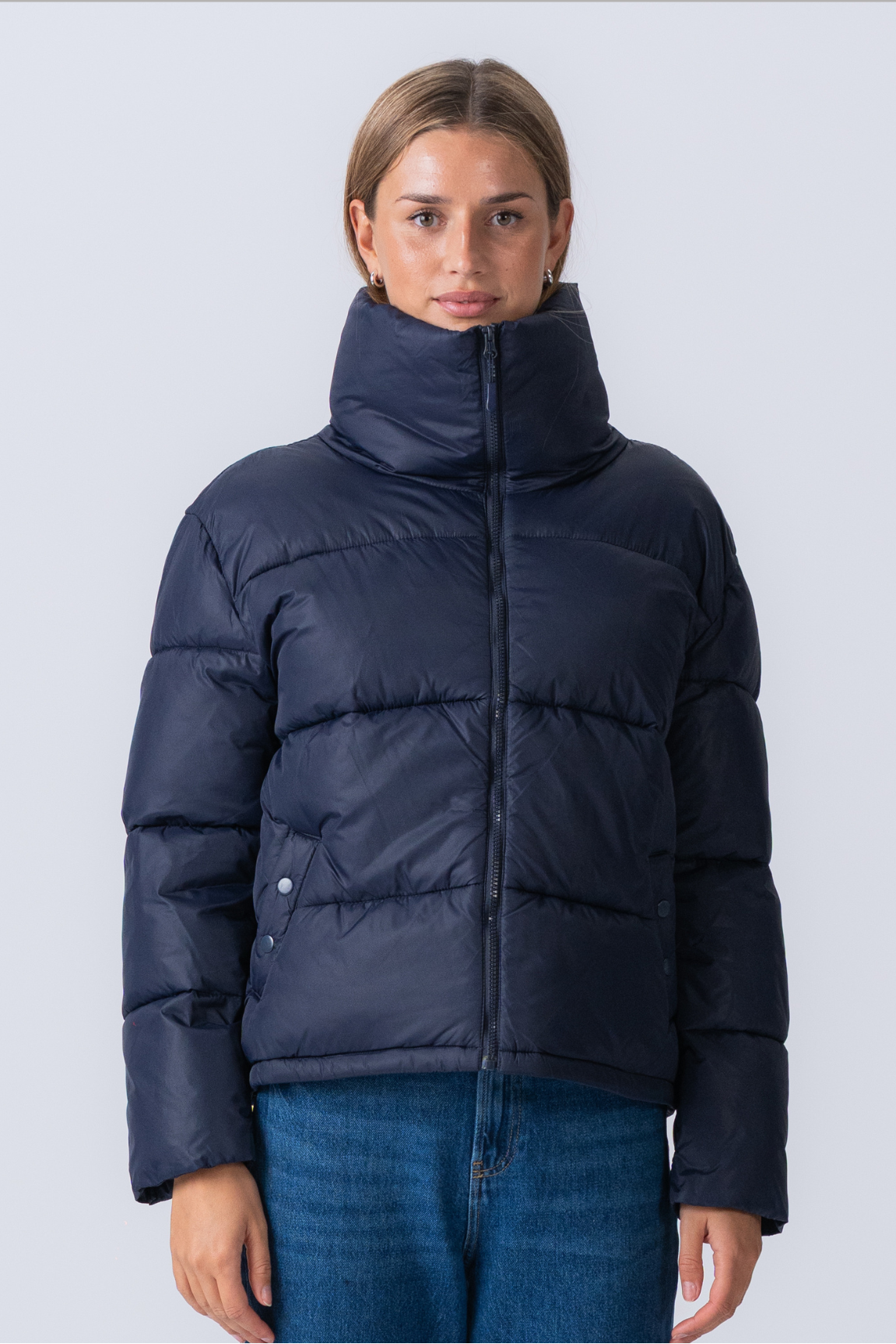 Modern Cropped Puffer Jacket – Navy Blue