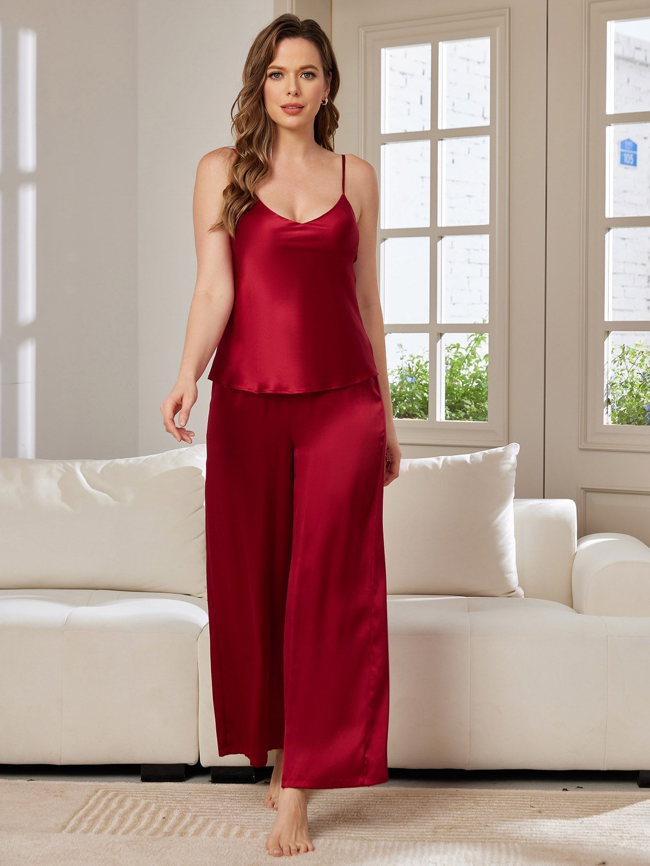 Set da pigiama in pura seta con top cami e pantaloni a gamba ampia
